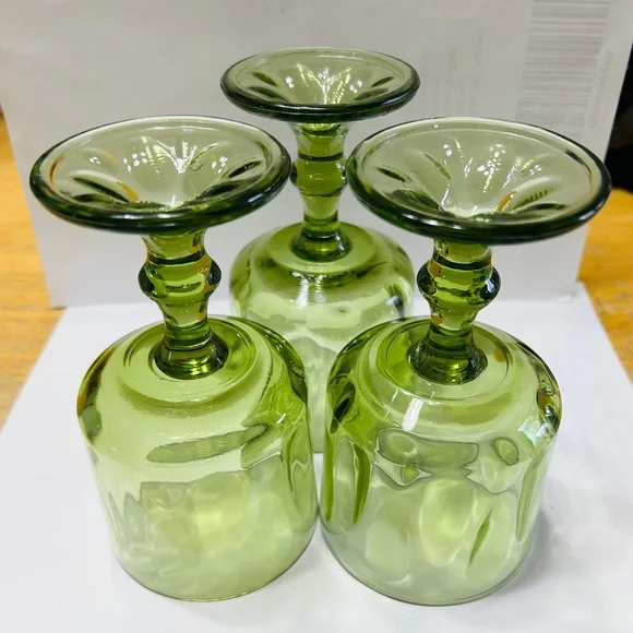 Vintage goblets, set of 3, mint condition. Avocado green. Thumbprint pattern. - Picture 3 of 6